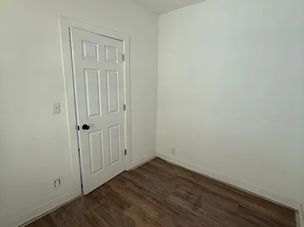 801-1 S Iowa Ave #2, Washington, IA 52353