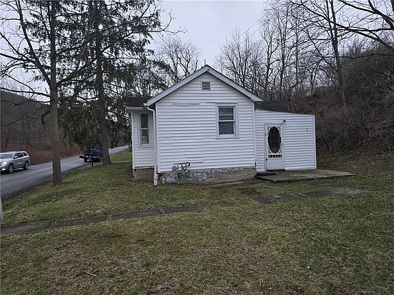 2nd image of 787 Halderman Hollow Rd