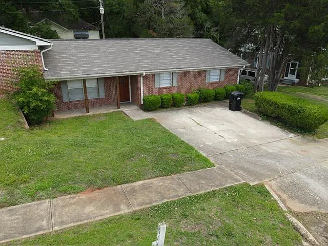 614 Avenue E E — Photo 2