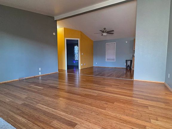 4th image of 13217 NE 59th St Unit 131
