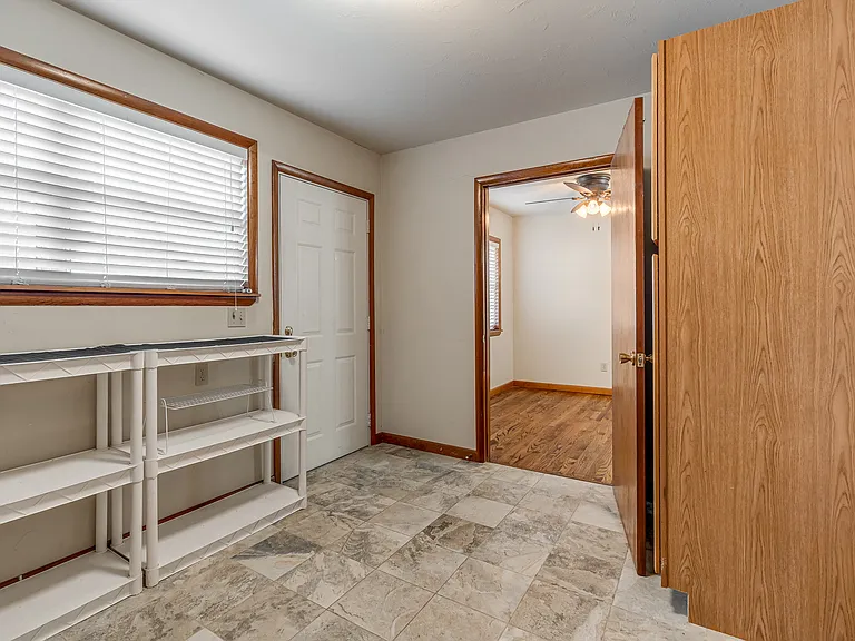 4701 N Peniel Ave — Photo 32