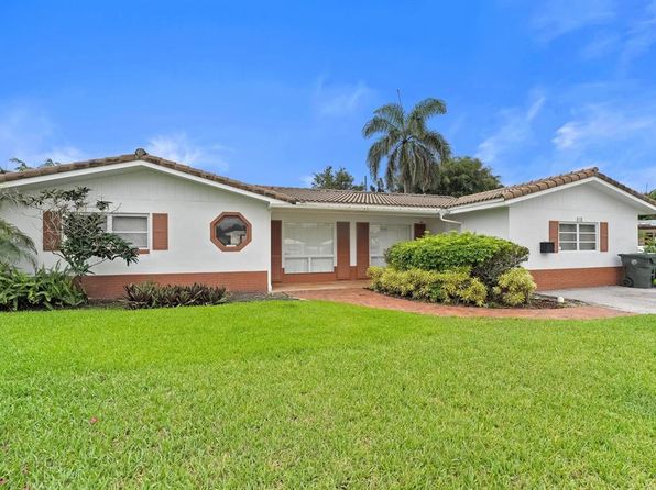 818 W Camino Real