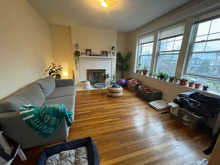 1109-1355 Comm ave units — Photo 13