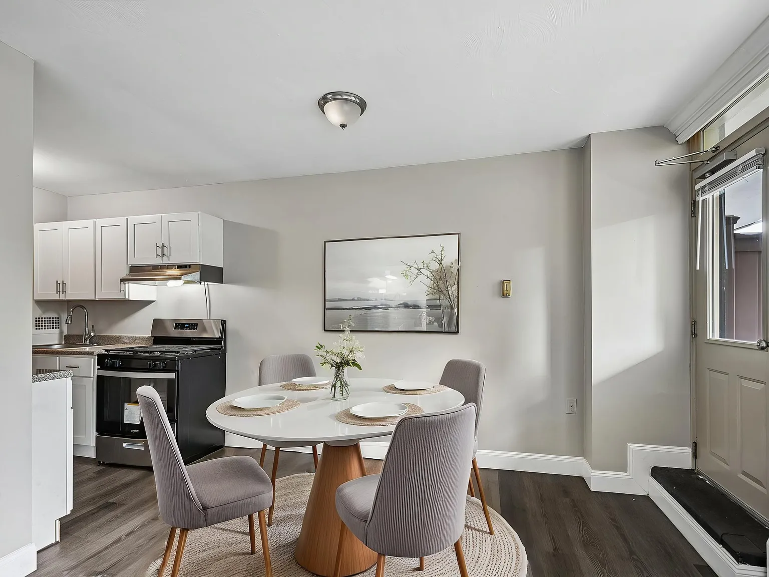 Bryn Mawr Apartments — Photo 2