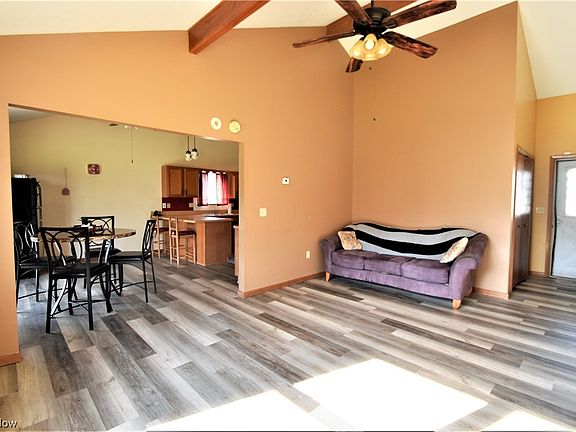 3rd image of 330 Sandpiper Ave