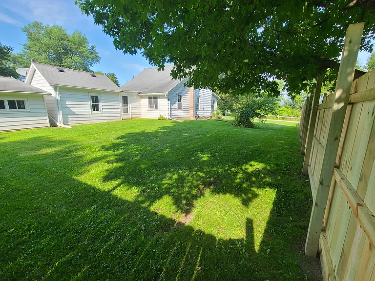 2653 S Mayfield Rd — Photo 3