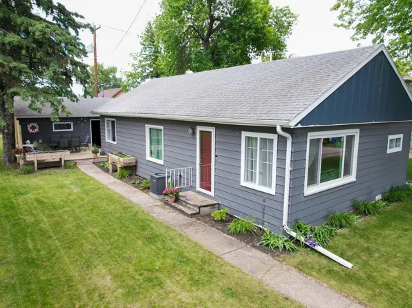 102 2nd Ave SE, Dilworth, MN 56529
