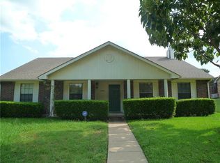 1040 Opal Dr, Desoto, TX