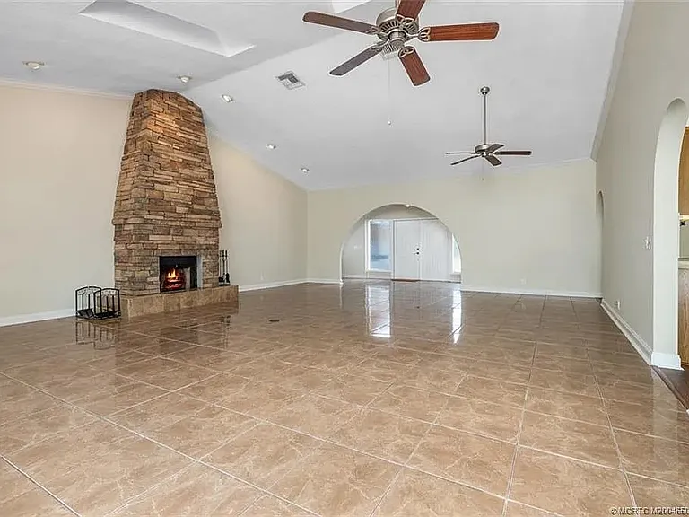 5361 SW Windward Way — Photo 8
