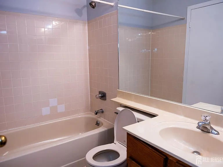2162 Ash Ct — Photo 10
