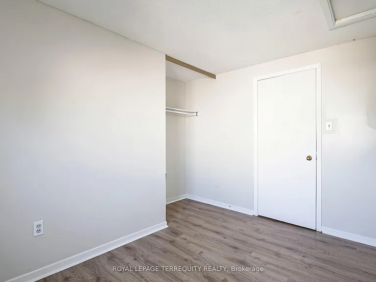 7 Yorkville Ct — Photo 30