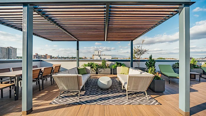 Rented by Nooklyn NYC LLC | media 21