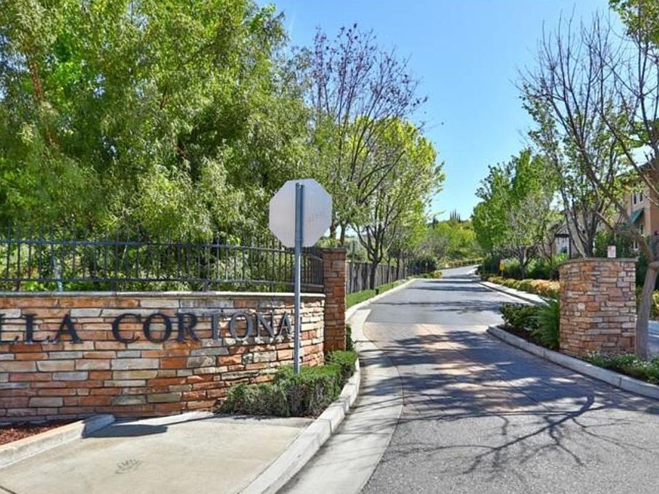 Entry to Villa Cortona