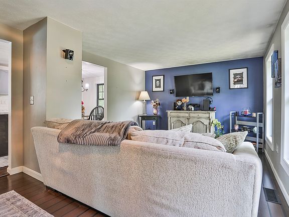 4th image of 70 Wellesley Drive