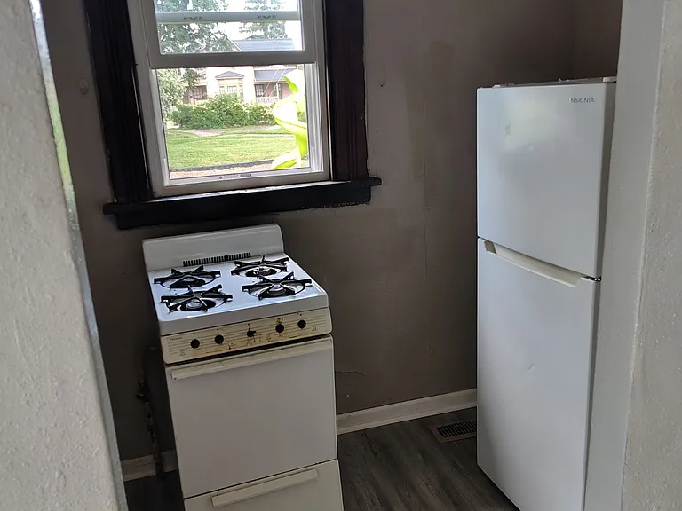 415 E Gilbert St #3 — Photo 3