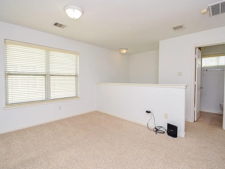 2202 Naomi St #3 — Photo 26