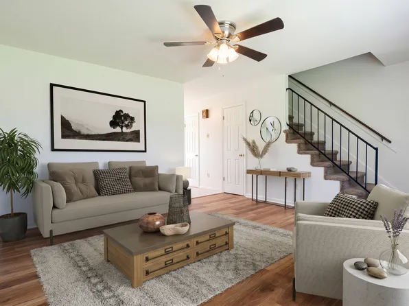 Country Club Apartments
