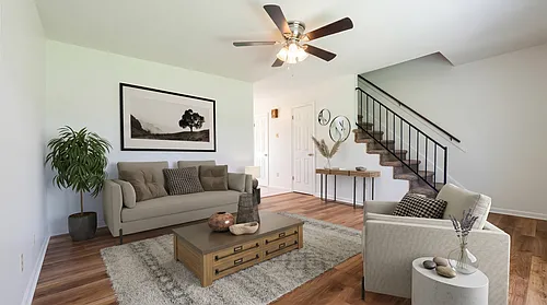 Country Club Apartments Photo 1
