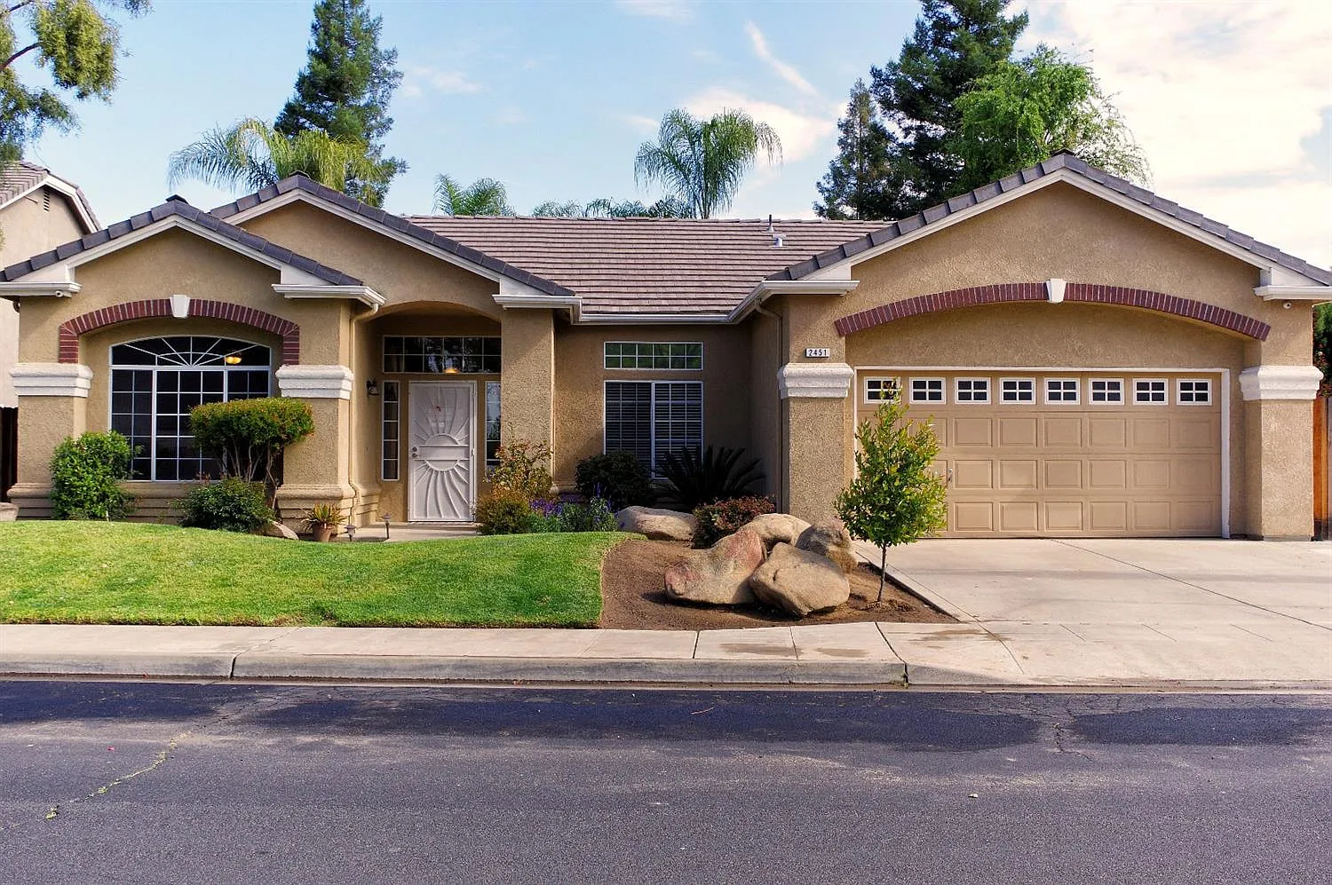 2451 Poe Ave photo 1