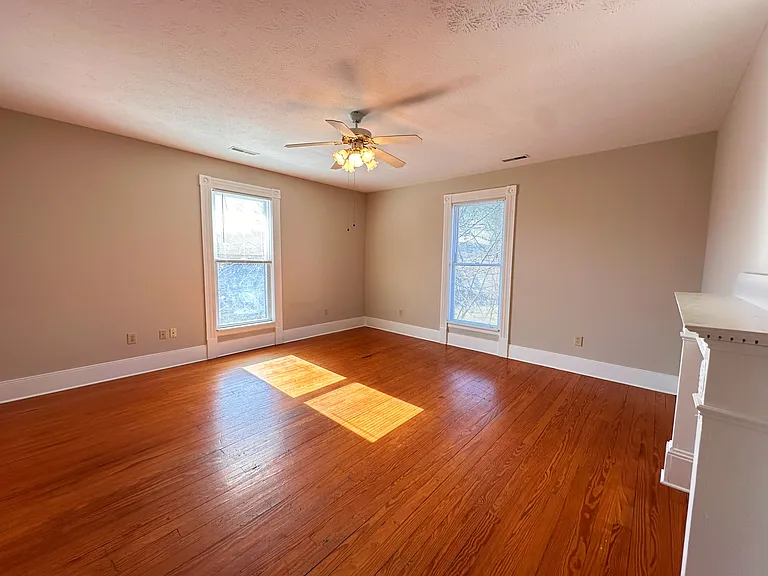 517 Walnut Ave #4 — Photo 4