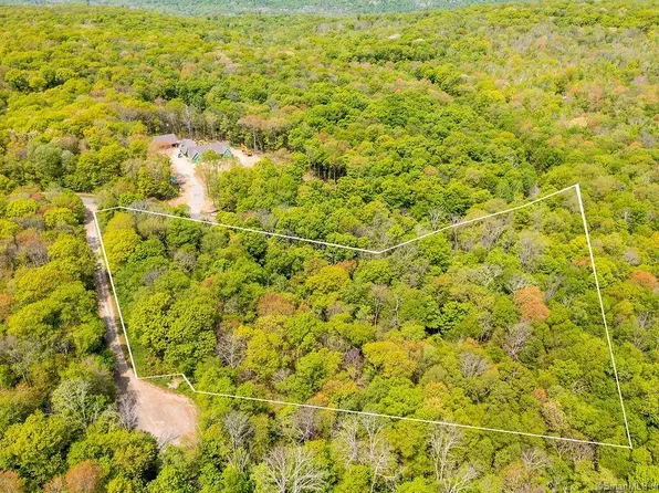 5 Weantinoge Lane, Kent, CT 06757