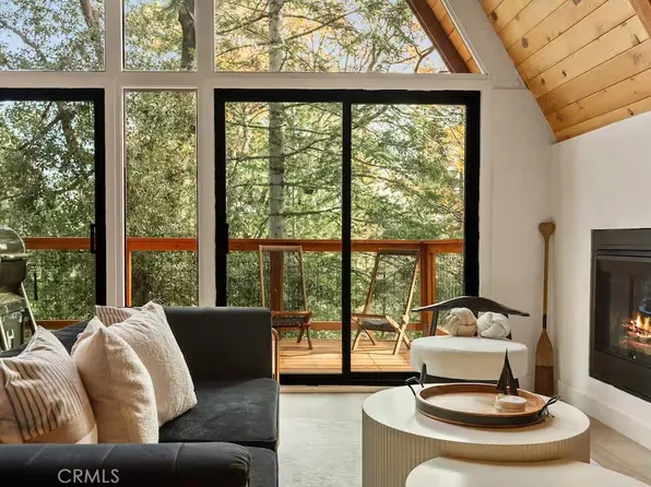 26664 Thunderbird Dr, Lake Arrowhead, CA 92352