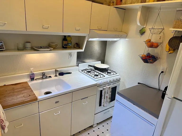 872 Coleman Ave — Photo 3