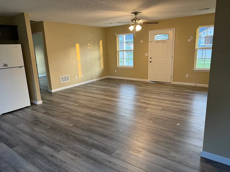 114 Diane Ct — Photo 11