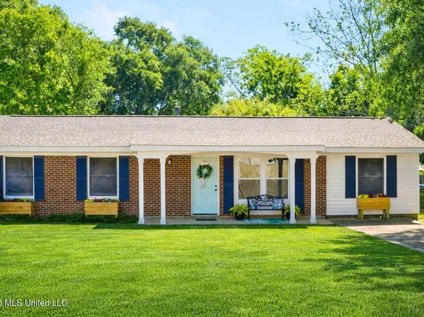 218 Dogwood Dr, Biloxi, MS 39531
