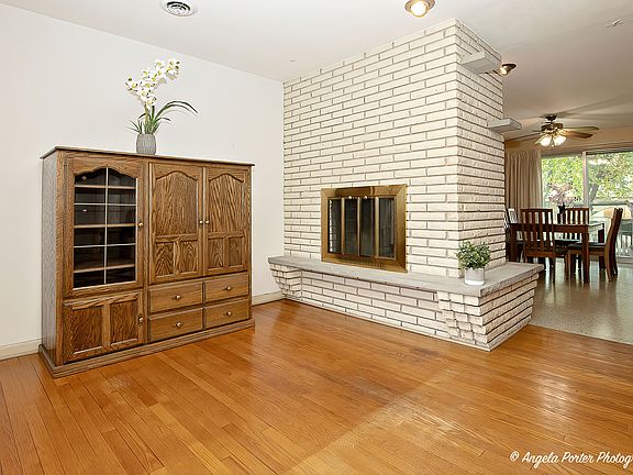 4th image of 704 S Sumac Ave