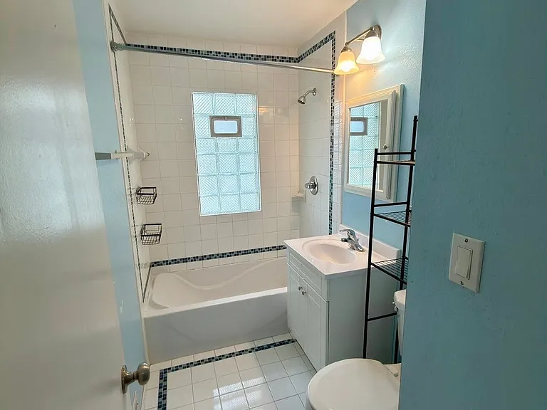 1732 S 71st St #1732 — Photo 8