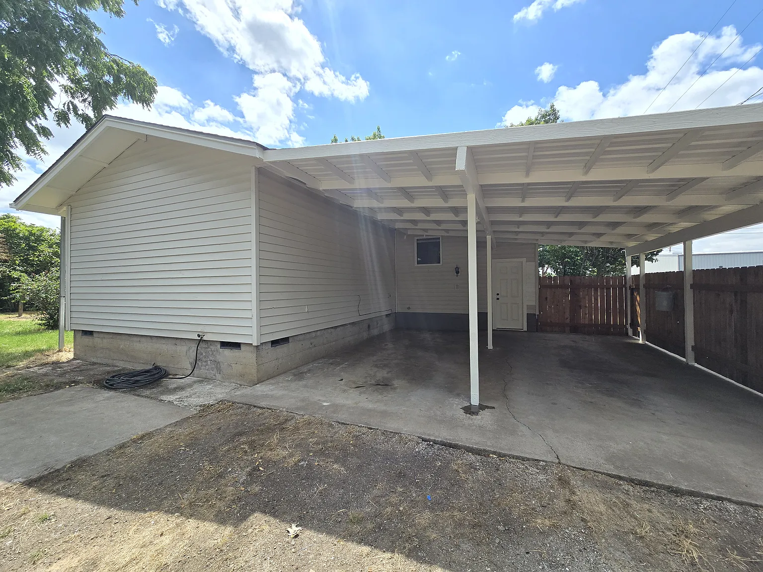 3 bed, 1158 sqft, $2,250 — Photo 2