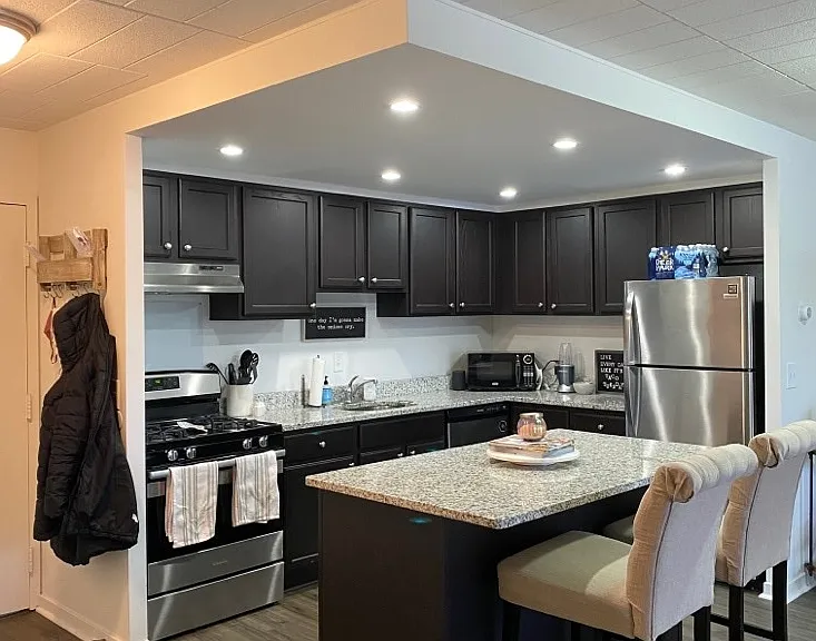 Claybourne Apartments — Photo 11
