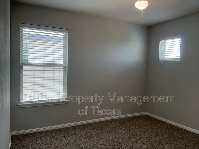 161 Nogalito Way — Photo 37