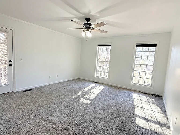 3395 Woodlake Ln — Photo 12