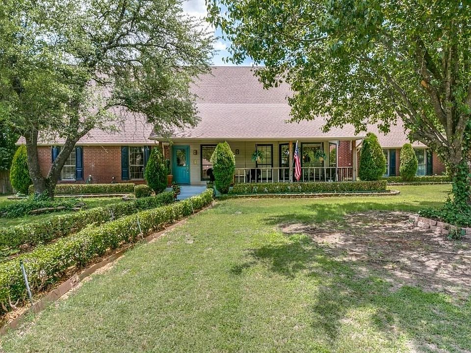 1st image of 302 Ovilla Oaks Dr