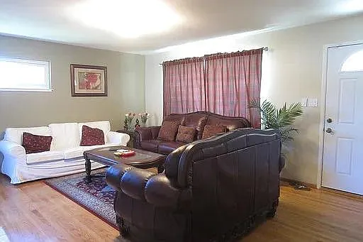 1307 Centennial Ct — Photo 2
