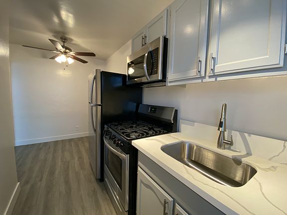 2nd image of 1210 N Berendo St #7A