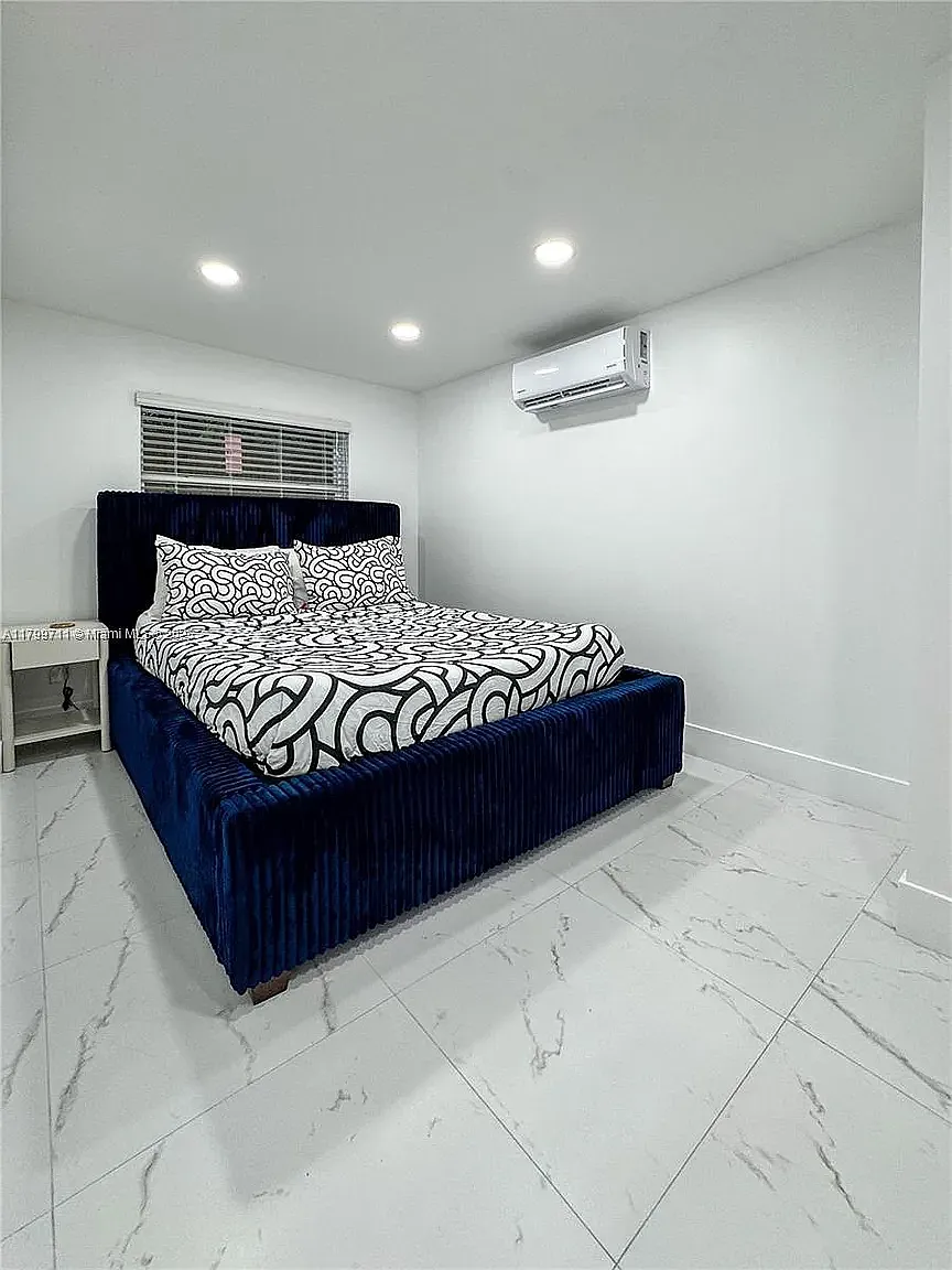 2 bed, 550 sqft, $2,000 — Photo 3