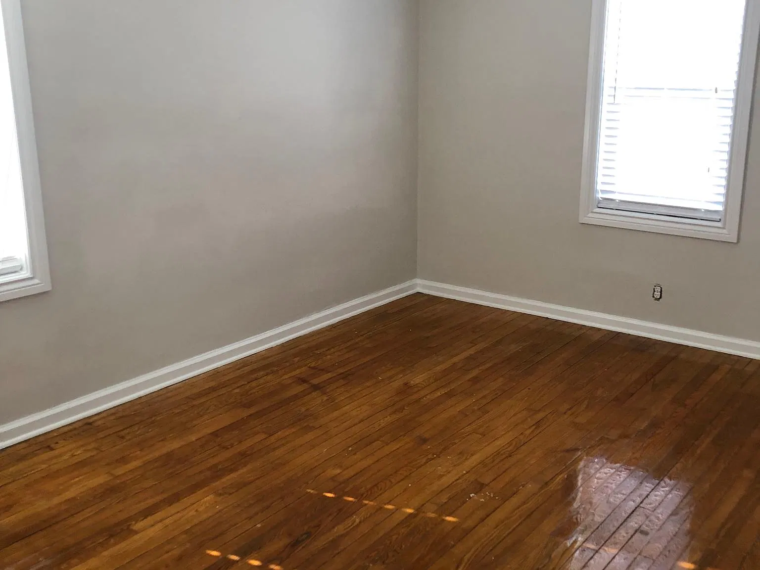 244 S Weyant Ave — Photo 3