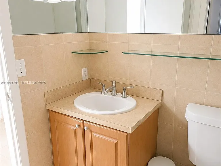 1705 W 58th St #B-27 — Photo 23