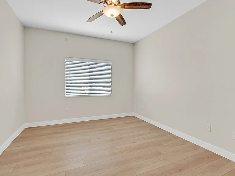2291 W Horizon Ridge Pkwy #1106 — Photo 8