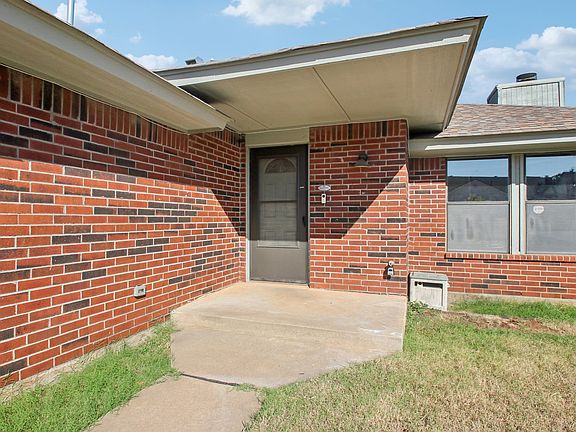 3rd image of 2817 Green Canyon Dr