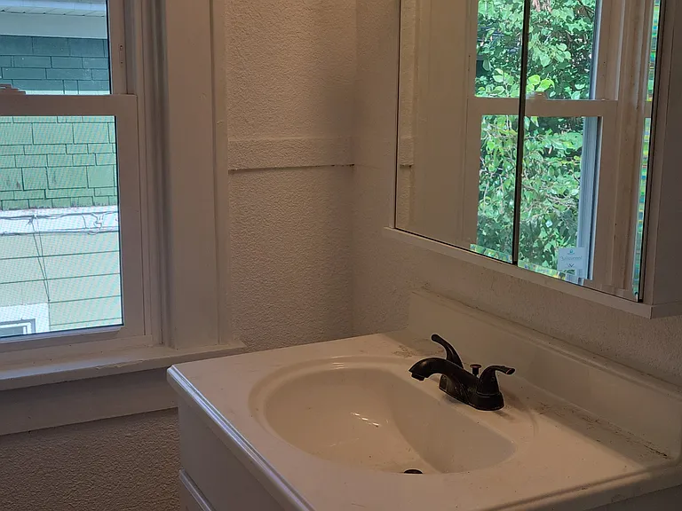 1325 Randolph St — Photo 16