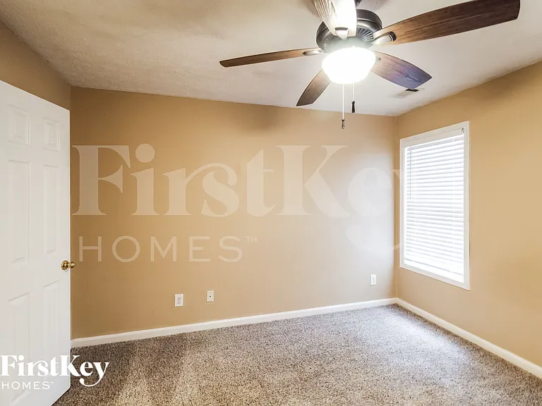 5082 Memory Ln — Photo 8