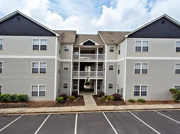 182 University Village Dr APT D, Central, SC 29630
