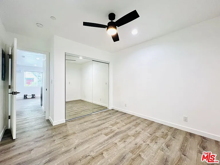 2628 N Beachwood Dr #7/8 — Photo 14