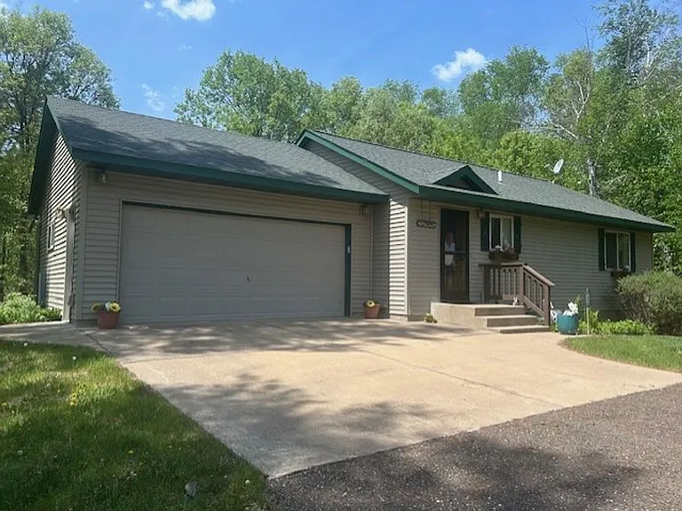 31015 Raccoon Ln — Photo 1