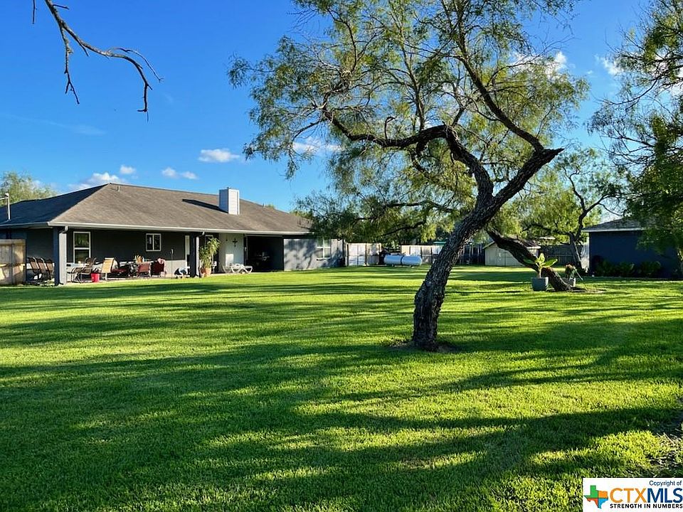 2nd image of 216 Kingwood Forest Dr
