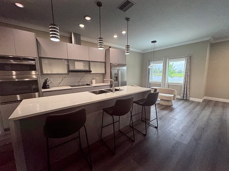 2037 Greenbriar Ter #2037 — Photo 4